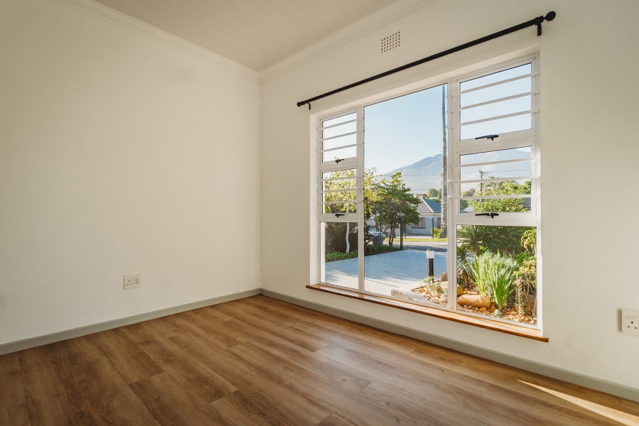 3 Bedroom Property for Sale in Dormehls Drift Western Cape